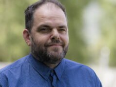 Tiket. Di tempat-tempat yang terlupakan di René Chateau