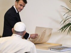 Agama. Macron akan mengunjungi Vatikan pada 9 dan 10 April untuk bertemu Paus Leo XIV