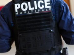 Seine-Saint-Denis. Dua petugas polisi telah dijatuhi hukuman satu tahun penjara karena memukuli seorang pria kulit hitam