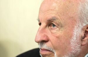 Hilangnya. Mantan menteri Sosialis Louis Besson meninggal pada usia 88 tahun