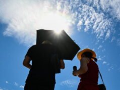 Senin Paskah ini sudah (sangat) musim panas untuk minggu yang hangat