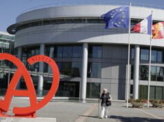 Kebijakan. Keberangkatan Alsace dari wilayah tersebut: pemerintah ingin berkonsultasi dengan penduduk Grand Est