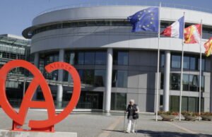 Kebijakan. Keberangkatan Alsace dari wilayah tersebut: pemerintah ingin berkonsultasi dengan penduduk Grand Est