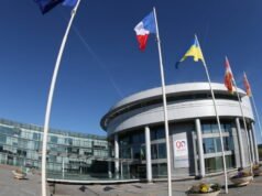 Kebijakan. Anggota parlemen memilih untuk meninggalkan Alsace dari Grand Est, namun jalan menuju legislasi masih panjang