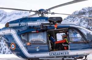 Savoy. Dia jatuh 400 meter dan muncul “hanya” karena cedera lutut