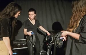 Vosges. Di Épinal, musisi Flammes Sonores (kembali) tampil di panggung