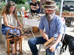 Vosges. Di Relanges Bio, beberapa penenun berbagi pengetahuan kuno dalam melayani lingkungan