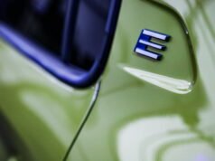 Mata editorial. Redaksi: Mobil Listrik: Waspadai Korsleting