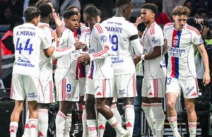 Lyon menggulingkan PSG di Parc des Princes