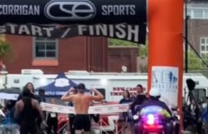 seorang pelari maraton dirampok kemenangannya selama dua detik