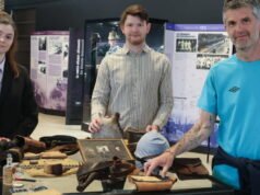 Wattwiller. Tiga orang sahabat mengetahui bahwa nenek moyang mereka bertempur bersama di Hartmannswillerkopf pada tahun 1915