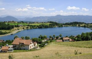 Hautes-Alpes. Dua anjing mati setelah berenang di Danau Pelleautier: penyelidikan terbuka