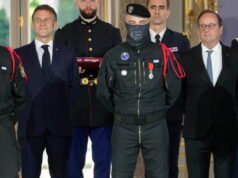 polisi yang turun tangan di Bataclan mendapat penghargaan