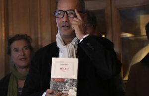 Keadilan. Kamel Daoud mengumumkan bahwa dia telah dijatuhi hukuman tiga tahun penjara di Aljazair karena novelnya ‘Houris’