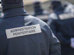 seorang tahanan ditemukan tergantung di selnya