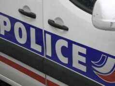 Isère. Penolakan untuk mematuhi 30 km: seorang remaja menabrak dua kendaraan polisi dan melarikan diri dengan skuter