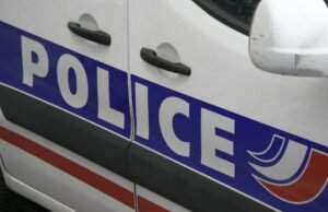 Isère. Penolakan untuk mematuhi 30 km: seorang remaja menabrak dua kendaraan polisi dan melarikan diri dengan skuter