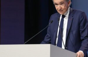 Kemewahan. “Kami akan membicarakannya lagi dalam tujuh hingga delapan tahun”: Bernard Arnault, CEO LVMH, tidak ingin mendengar tentang pensiun