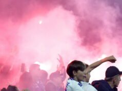 Sepak bola. Setelah berminggu-minggu terjadi pertentangan, sekarang saatnya rekonsiliasi antara Racing Club de Strasbourg dan pendukungnya