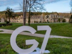 Mata editorial. Staf redaksi. Kepengecutan atau pragmatisme? Di Lingkungan G7, seni tidak mengatakan apa pun (atau sangat sedikit).