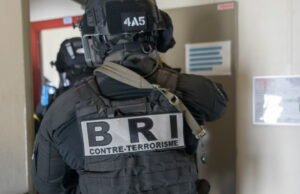 Rhone. Seorang anak di bawah umur yang dipenjara karena ‘proyek aksi kekerasan’ yang ditujukan terhadap komunitas Yahudi atau homoseksual