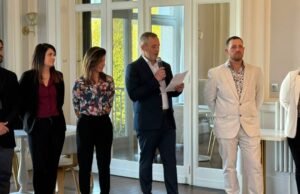 Vosges. Contrexéville: hotel Cosmos memulai era barunya dengan pemegang saham barunya