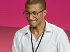 sabung ayam antara Karim Bouamrane dan Master Poulet