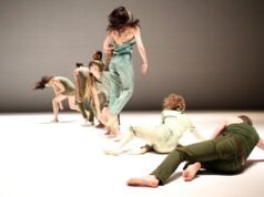 Dipegang waktu oleh Rachid Ouramdane dengan Tunis Opera Ballet