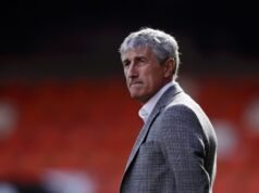 Mantan pelatih Barcelona mengenang aksi bersepeda terkenal Pique: ‘Tahukah Anda kami punya dua bek tengah?’